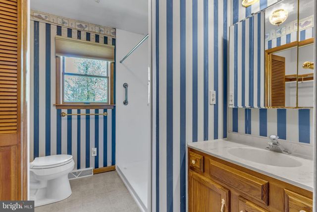 54 LOSHES RUN RD, Duncannon, PA 17020