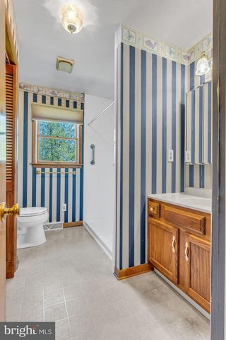 54 LOSHES RUN RD, Duncannon, PA 17020