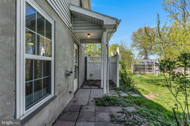 54 LOSHES RUN RD, Duncannon, PA 17020