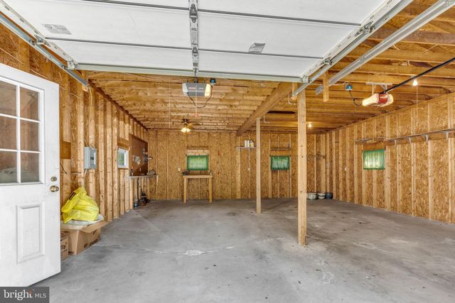 54 LOSHES RUN RD, Duncannon, PA 17020