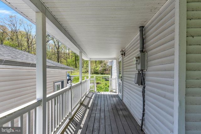 54 LOSHES RUN RD, Duncannon, PA 17020