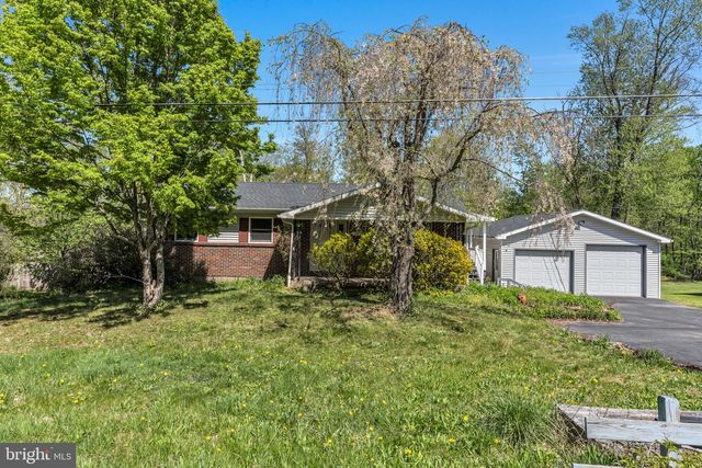 54 LOSHES RUN RD, Duncannon, PA 17020