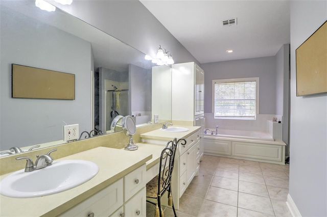 1113 Oakleaf Ln Lane, Lake Charles, LA 70605