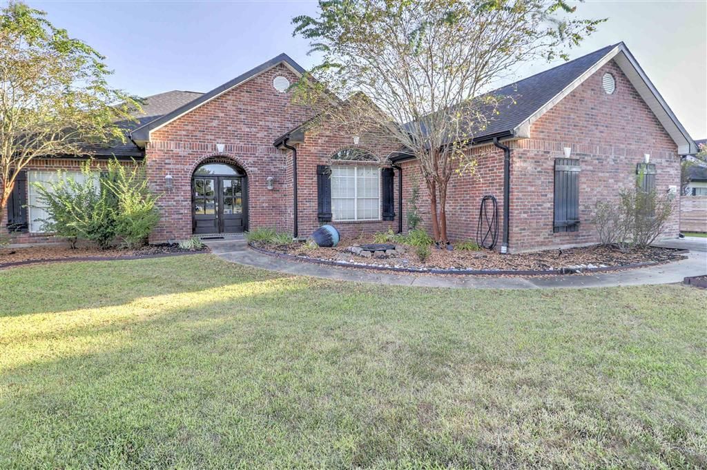 1113 Oakleaf Ln Lane, Lake Charles, LA 70605