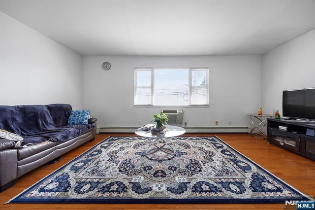 747 Riverside C1, Lyndhurst, NJ 07071