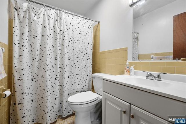 747 Riverside C1, Lyndhurst, NJ 07071