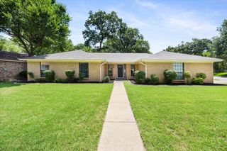 1306 Timber Ridge Drive, Euless, TX 76039