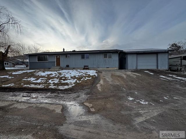 300 S 14th Street, Salmon, ID 83467