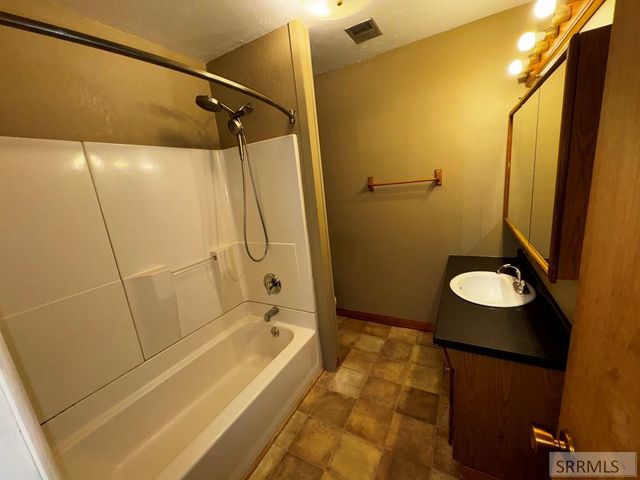 300 S 14th Street, Salmon, ID 83467