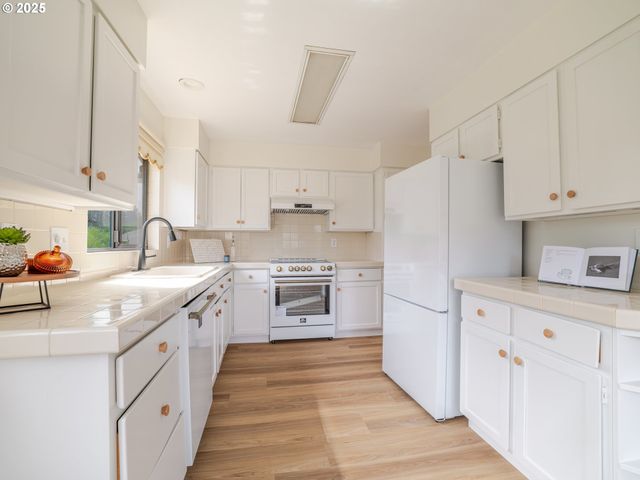 23 SKYLINE Ave, Astoria, OR 97103