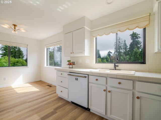 23 SKYLINE Ave, Astoria, OR 97103