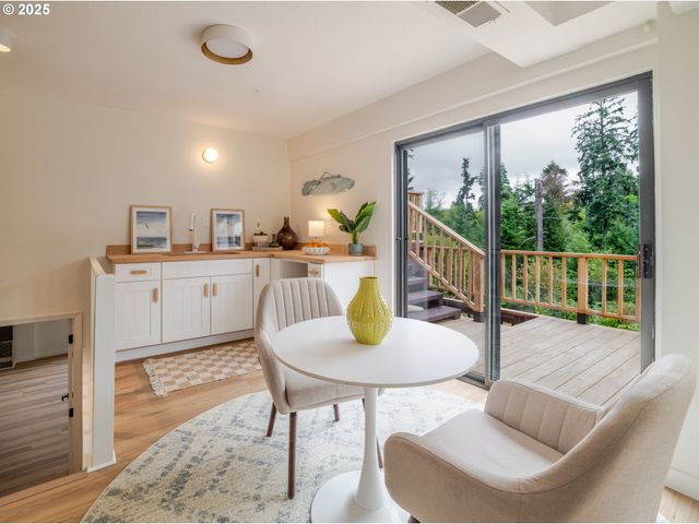 23 SKYLINE Ave, Astoria, OR 97103