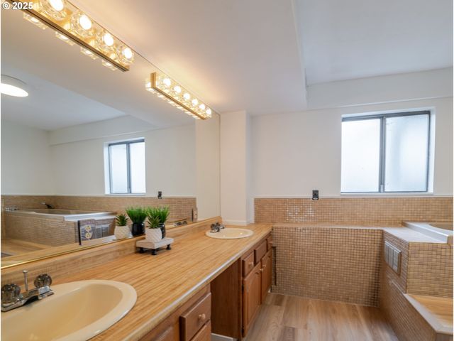 23 SKYLINE Ave, Astoria, OR 97103