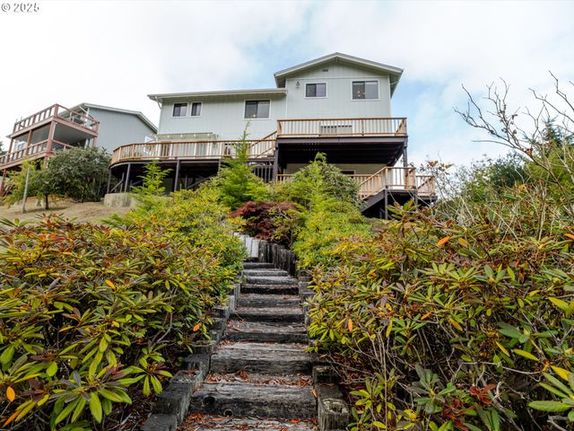 23 SKYLINE Ave, Astoria, OR 97103