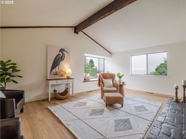 23 SKYLINE Ave, Astoria, OR 97103