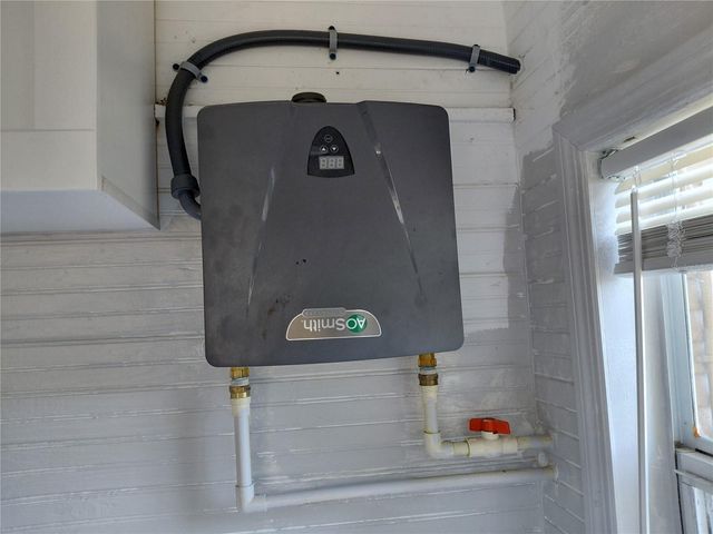 201 W IDA STREET, Tampa, FL 33603