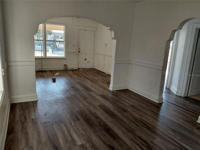 201 W IDA STREET, Tampa, FL 33603