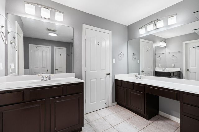 7526 N Linpar Court, Houston, TX 77040