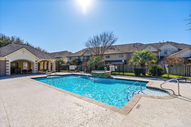 7526 N Linpar Court, Houston, TX 77040