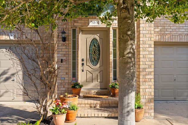 7526 N Linpar Court, Houston, TX 77040