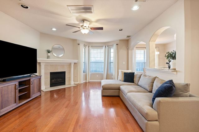 7526 N Linpar Court, Houston, TX 77040