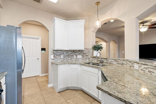 7526 N Linpar Court, Houston, TX 77040