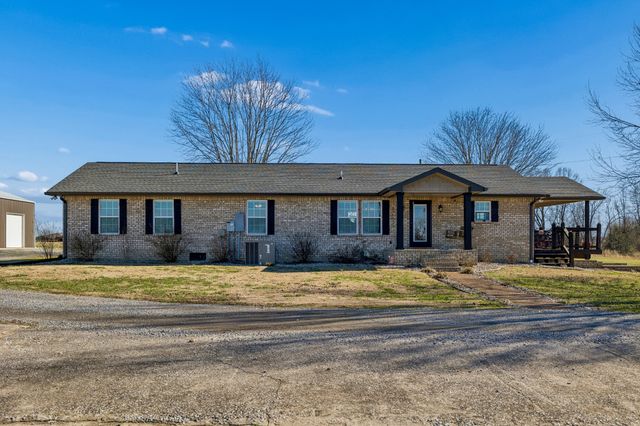 285 Shrum Ln, Lafayette, TN 37083