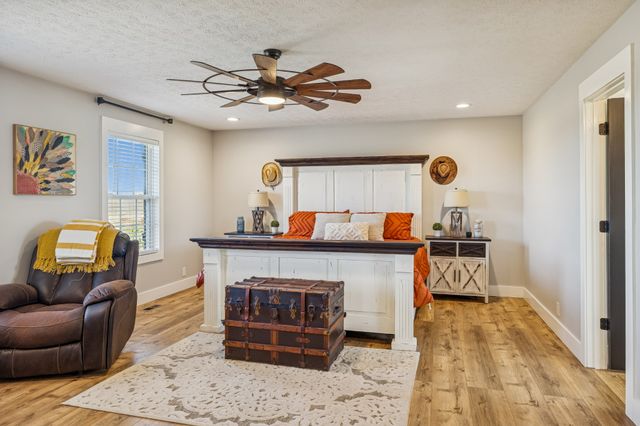 285 Shrum Ln, Lafayette, TN 37083