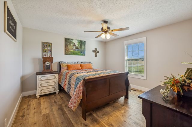 285 Shrum Ln, Lafayette, TN 37083