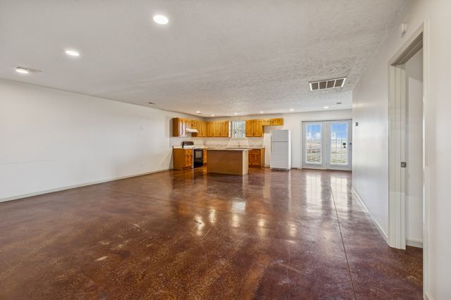 285 Shrum Ln, Lafayette, TN 37083