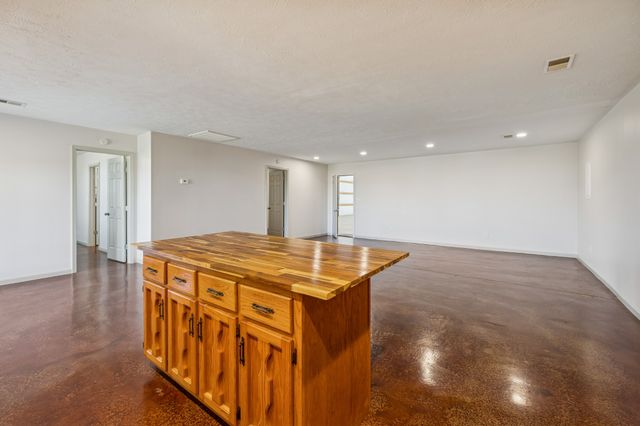 285 Shrum Ln, Lafayette, TN 37083