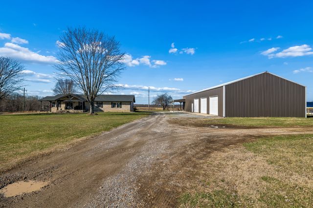 285 Shrum Ln, Lafayette, TN 37083
