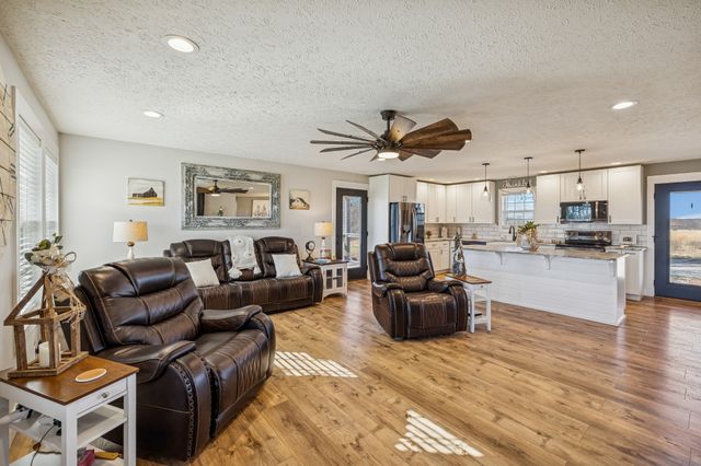 285 Shrum Ln, Lafayette, TN 37083