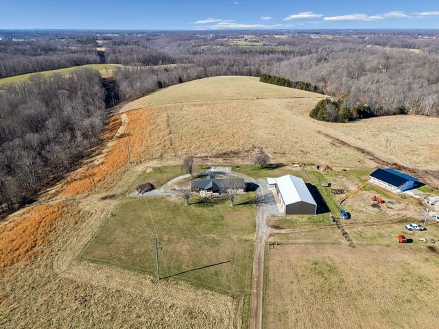 285 Shrum Ln, Lafayette, TN 37083