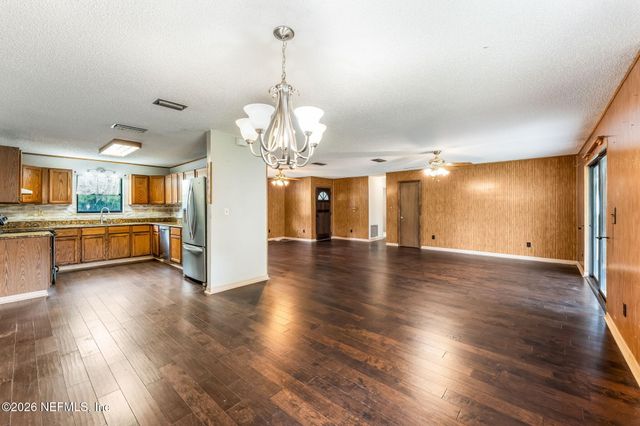 211 DOW Court, Green Cove Springs, FL 32043