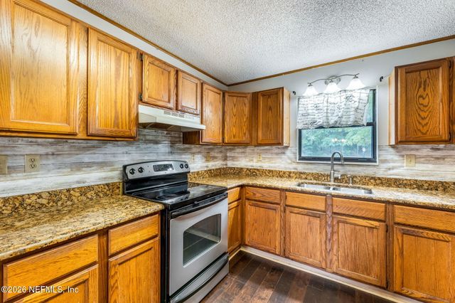 211 DOW Court, Green Cove Springs, FL 32043