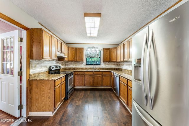 211 DOW Court, Green Cove Springs, FL 32043