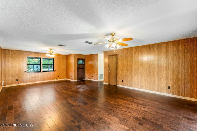 211 DOW Court, Green Cove Springs, FL 32043