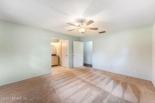 211 DOW Court, Green Cove Springs, FL 32043