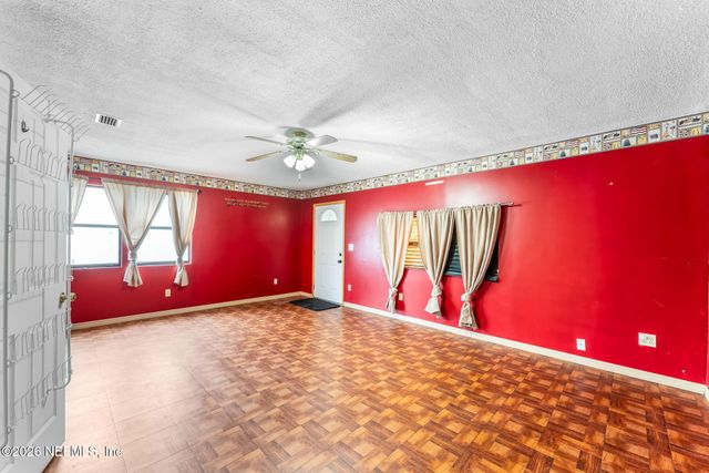 211 DOW Court, Green Cove Springs, FL 32043