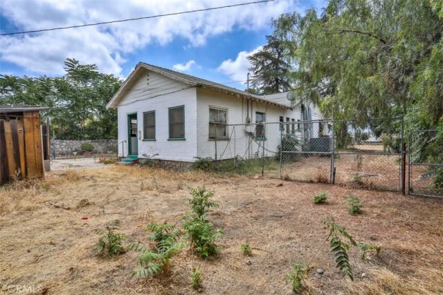 2143 Mentone Boulevard, Mentone, CA 92359