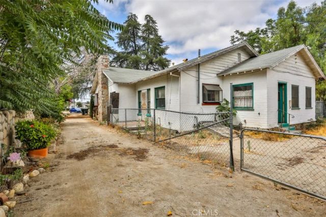 2143 Mentone Boulevard, Mentone, CA 92359