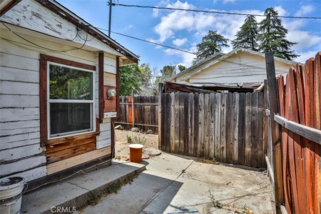2143 Mentone Boulevard, Mentone, CA 92359