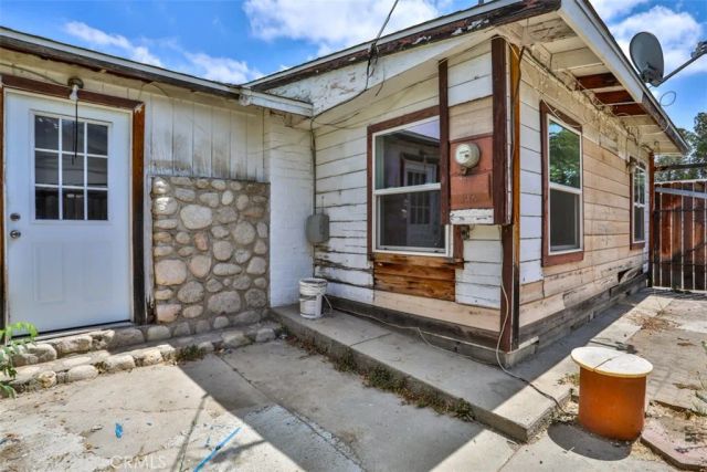 2143 Mentone Boulevard, Mentone, CA 92359