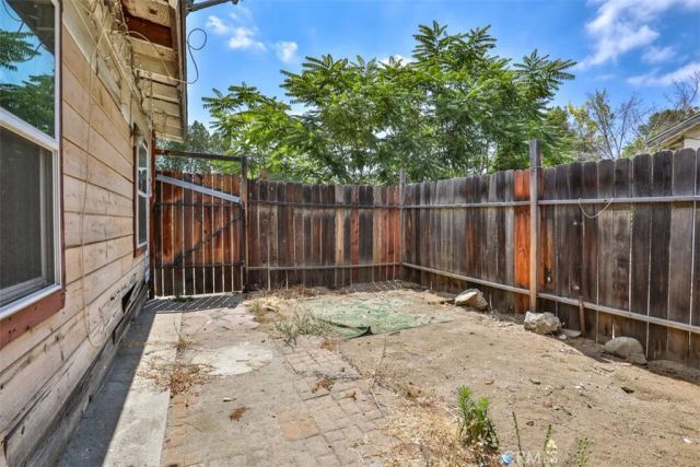 2143 Mentone Boulevard, Mentone, CA 92359