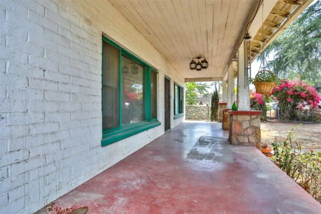 2143 Mentone Boulevard, Mentone, CA 92359