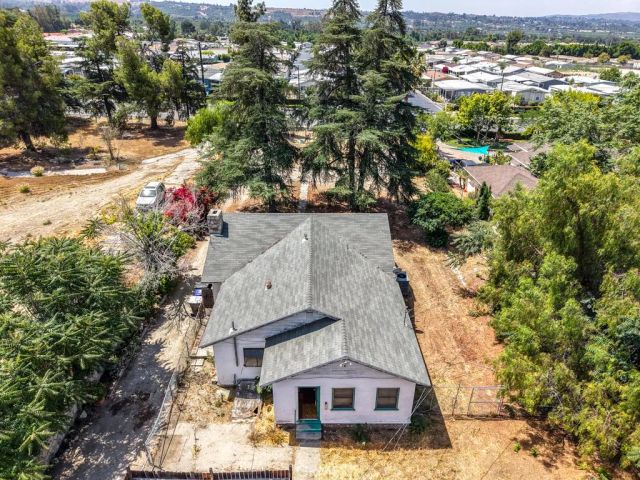 2143 Mentone Boulevard, Mentone, CA 92359