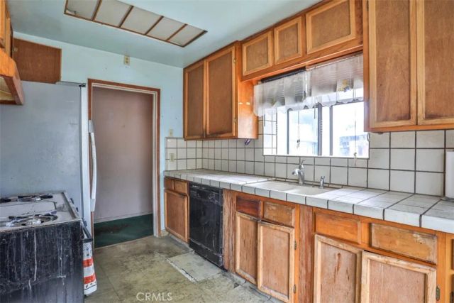2143 Mentone Boulevard, Mentone, CA 92359