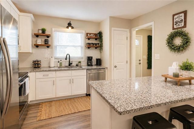169 Willow Stream Court, Roswell, GA 30076