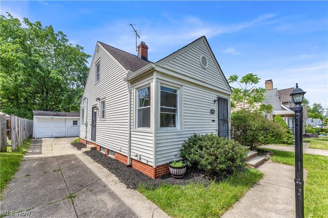 21106 Gardenview Drive, Maple Heights, OH 44137